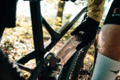 Fidlock Twist Bottle 590 Drinking Bottle Transparent Black + Bike Base