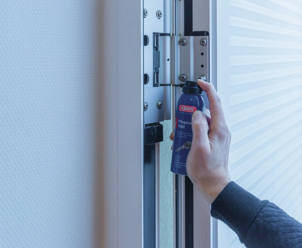 ABUS Lock Care Spray PS88 50m 3 ABUS Lock Care Spray PS88 50m – Bild 3