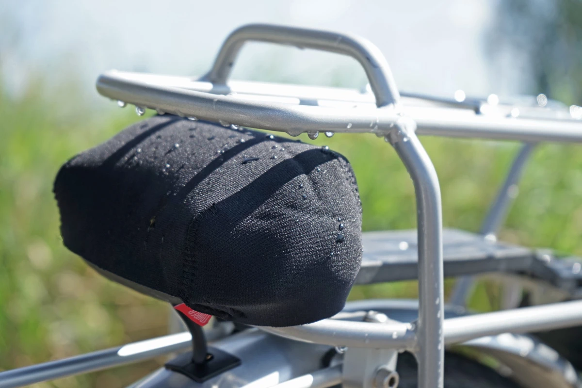 FAHRER Electric Cap - Neopren E-Bike Schutzkappe Für Kontakte Von Gepäckträgerakkus 3 FAHRER Electric Cap - Neopren E-Bike Schutzkappe Für Kontakte Von Gepäckträgerakkus – Bild 3