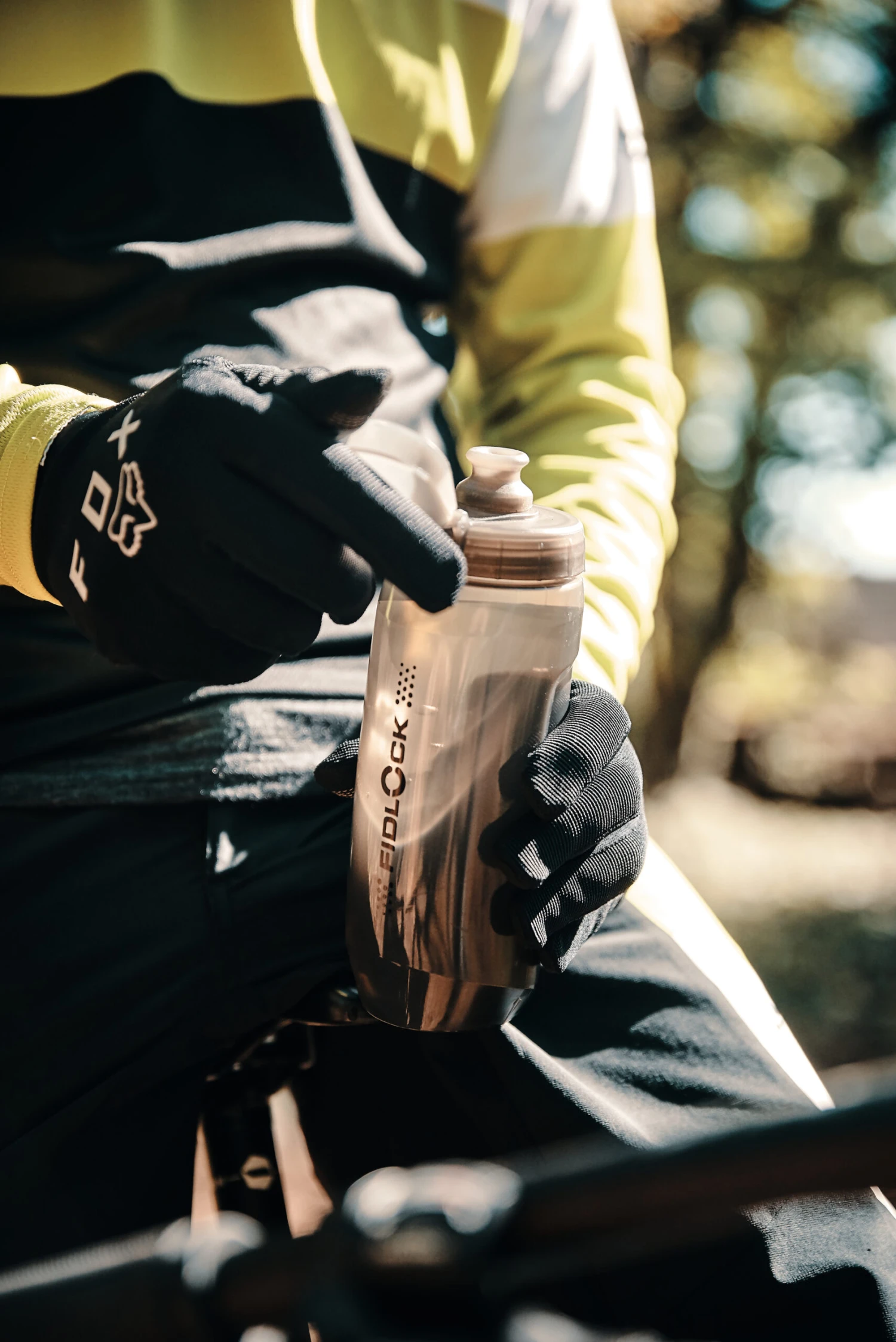 Fidlock Twist Single Bottle 590 Ersatz-Trinkflasche Transparent Schwarz 4 Fidlock Twist Single Bottle 590 Ersatz-Trinkflasche Transparent Schwarz – Bild 4